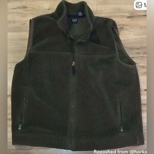 Gap green vest